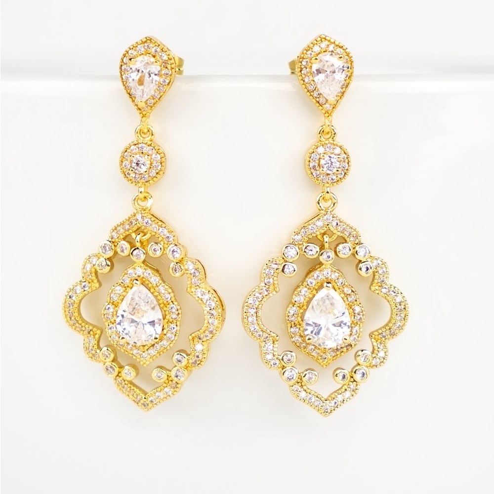Gorgeous Teardrop Zircon Gold Plated Chandelier Bridal Earrings